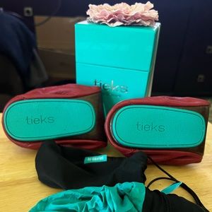 Iconic Red Leather Tieks Ballet style Slippers, Size 9.